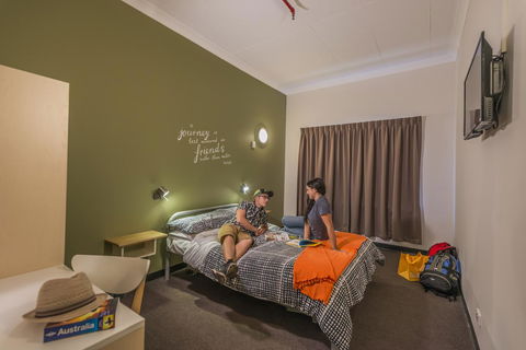 YHA Adelaide Central - Accommodation Main Beach 41