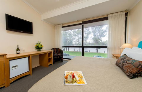 Berri Hotel - Accommodation Main Beach 36