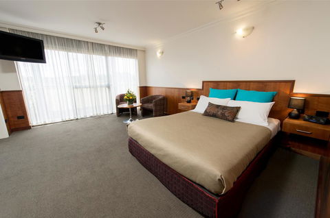 Berri Hotel - Accommodation Main Beach 40