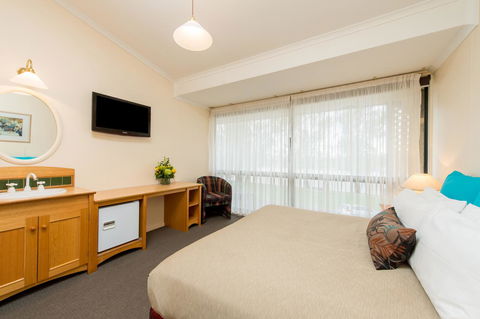 Berri Hotel - Accommodation Main Beach 35