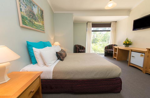 Berri Hotel - Accommodation Main Beach 33