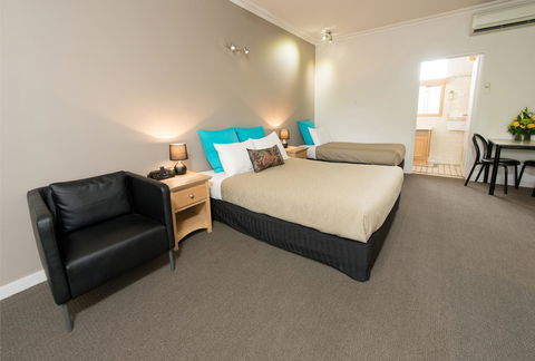 Berri Hotel - Accommodation Main Beach 42