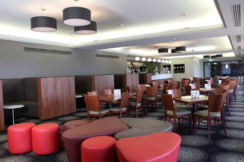 Berri Hotel - Accommodation Main Beach 16