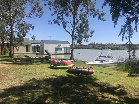 Murray Bridge Riverview Cabin - Accommodation Main Beach 1