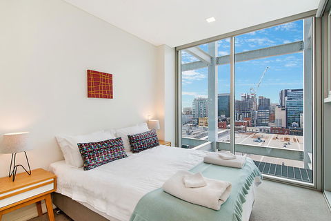 Stylish And Comfortable, Views Over Gouger St! - Accommodation Main Beach 9
