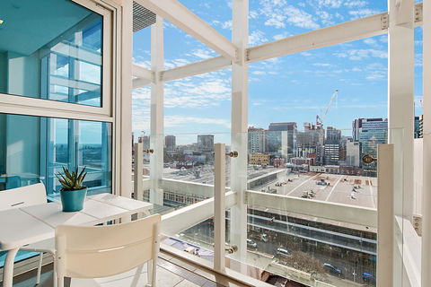 Stylish And Comfortable, Views Over Gouger St! - Accommodation Main Beach 1