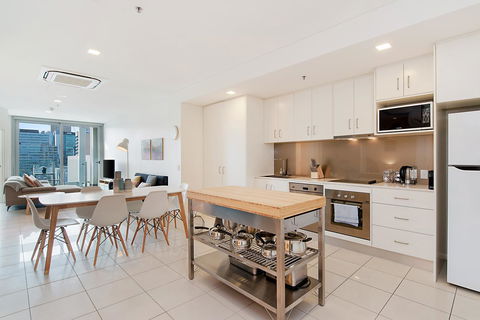 Stylish And Comfortable, Views Over Gouger St! - Accommodation Main Beach 5