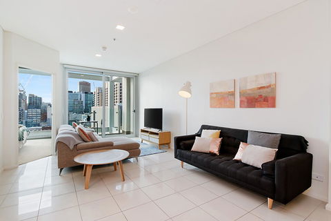 Stylish And Comfortable, Views Over Gouger St! - Accommodation Main Beach 0