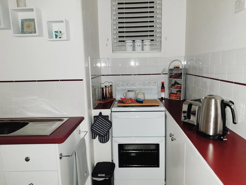 Court House - Studio - Accommodation Main Beach 8