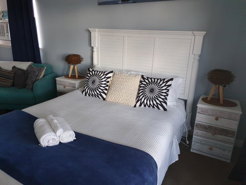 Court House - Studio - Accommodation Main Beach 5