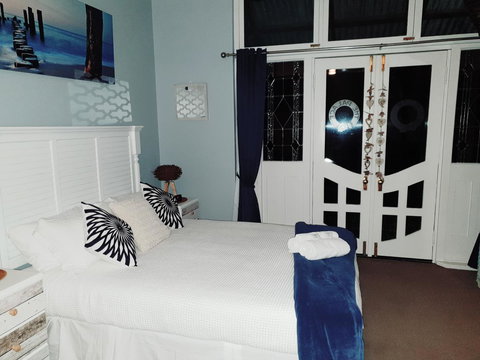 Court House - Studio - Accommodation Main Beach 4
