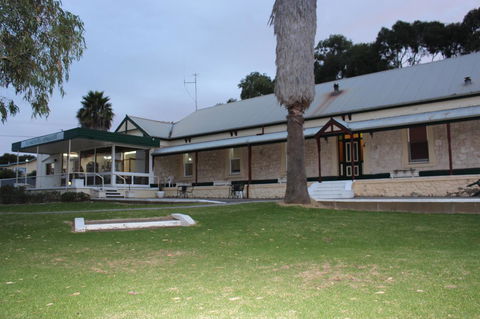 Island Motel Kingscote - Accommodation Main Beach 1