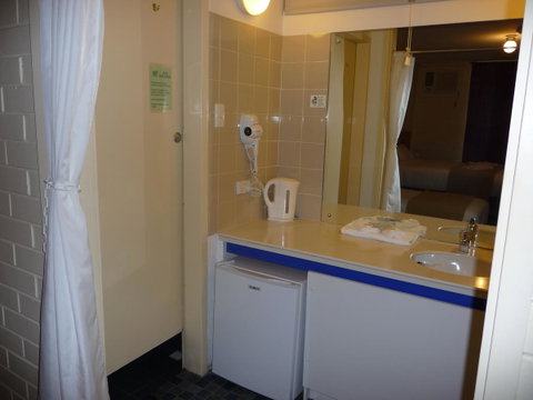 The Wine Vine Hotel - Accommodation Main Beach 1