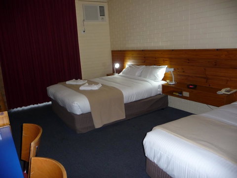 The Wine Vine Hotel - Accommodation Main Beach 6