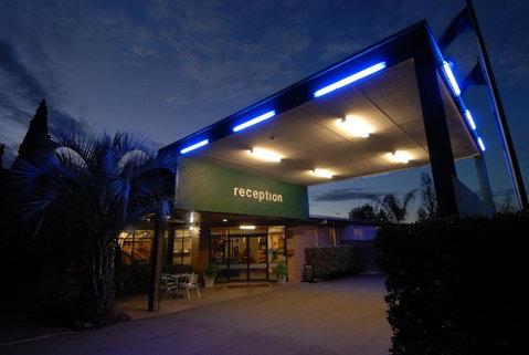 The Wine Vine Hotel - Accommodation Main Beach 0