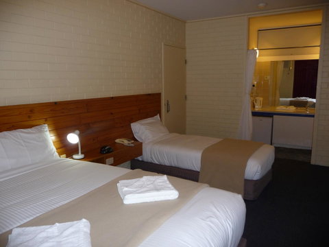 The Wine Vine Hotel - Accommodation Main Beach 2