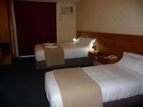 The Wine Vine Hotel - Accommodation Main Beach 3