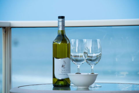 Stylish 3 Bedroom Beachview Apartment - Accommodation Main Beach 4