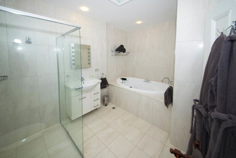 Yankalilla Bay Homestead - Accommodation Main Beach 8