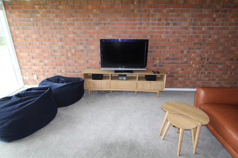 Southern Sands\' Beachfront Apartment - Accommodation Main Beach 3