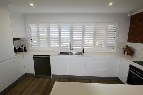 Southern Sands\' Beachfront Apartment - Accommodation Main Beach 5