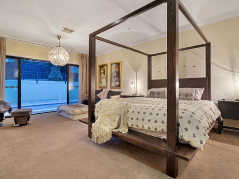 City-Barossa Gateway - Accommodation Main Beach 0