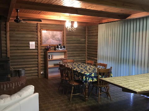 Shangri La Moonta Bay - Accommodation Main Beach 16