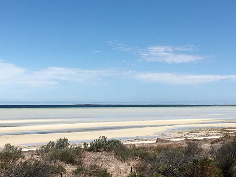 Shangri La Moonta Bay - Accommodation Main Beach 0