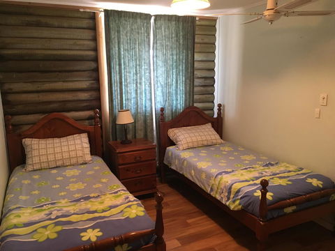 Shangri La Moonta Bay - Accommodation Main Beach 15