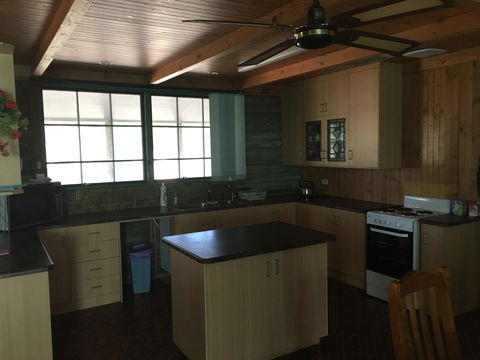 Shangri La Moonta Bay - Accommodation Main Beach 11