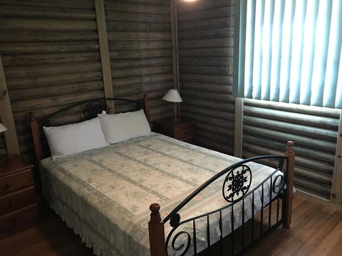 Shangri La Moonta Bay - Accommodation Main Beach 17