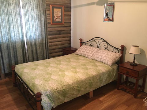 Shangri La Moonta Bay - Accommodation Main Beach 10