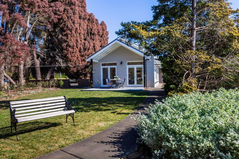 The Folly - Accommodation Main Beach 7