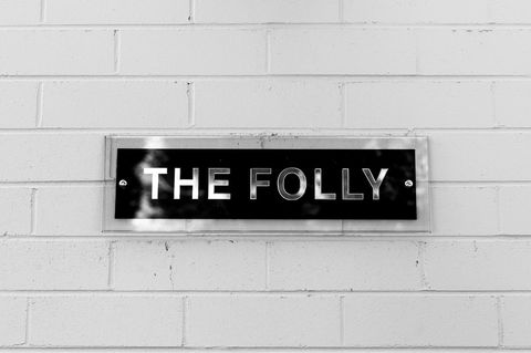The Folly - Accommodation Main Beach 9