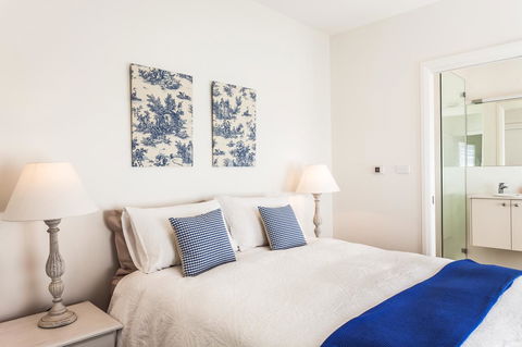The Folly - Accommodation Main Beach 4