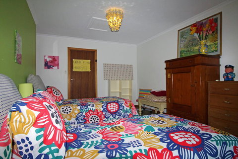 Red Door - Accommodation Main Beach 13