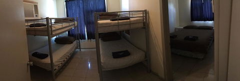 A1Cabins - Accommodation Main Beach 2