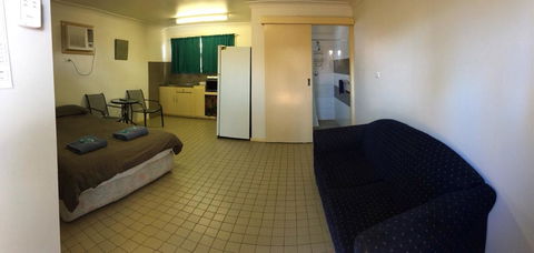 A1Cabins - Accommodation Main Beach 3