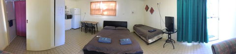 A1Cabins - Accommodation Main Beach 0