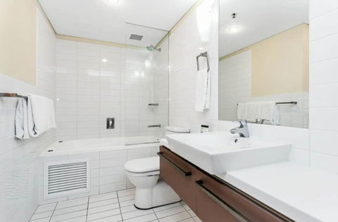 Oaks Horizon+city View+free Parking - Accommodation Main Beach 12