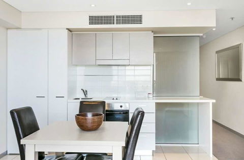 Oaks Horizon+city View+free Parking - Accommodation Main Beach 3