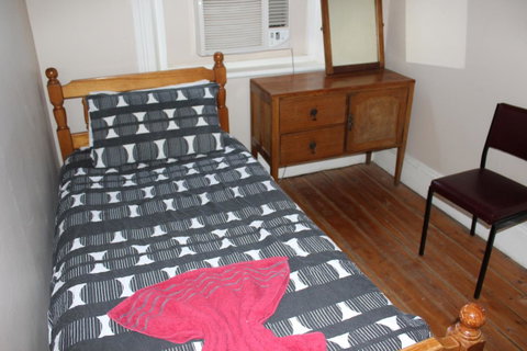 Royal Exchange Hotel - Accommodation Main Beach 6