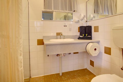 Navigators Motel & Diner - Accommodation Main Beach 4