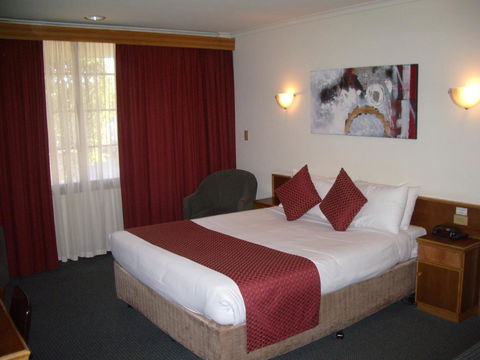 Aviators Lodge - Accommodation Main Beach 2
