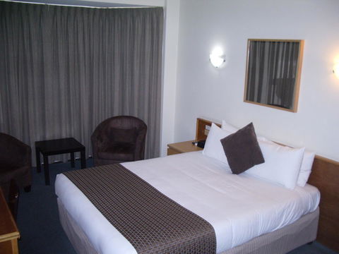 Aviators Lodge - Accommodation Main Beach 39