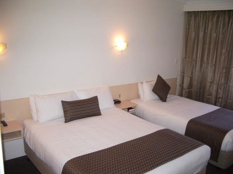 Aviators Lodge - Accommodation Main Beach 36