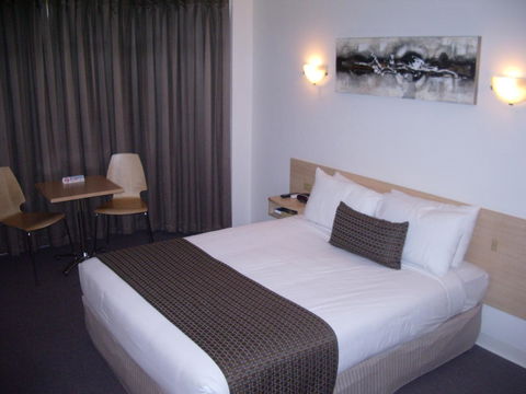 Aviators Lodge - Accommodation Main Beach 38