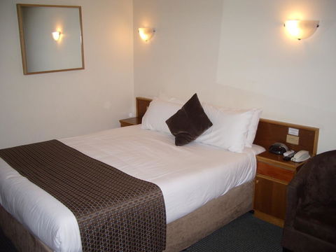 Aviators Lodge - Accommodation Main Beach 19