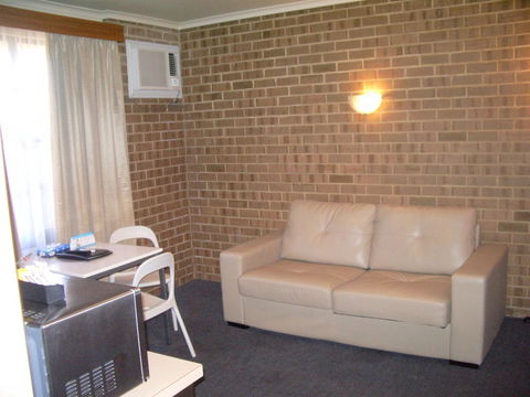 Aviators Lodge - Accommodation Main Beach 25
