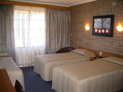 Aviators Lodge - Accommodation Main Beach 32